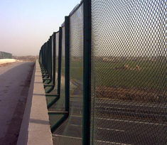 护栏工程在建筑工程中的关键作用——以明山装饰为例